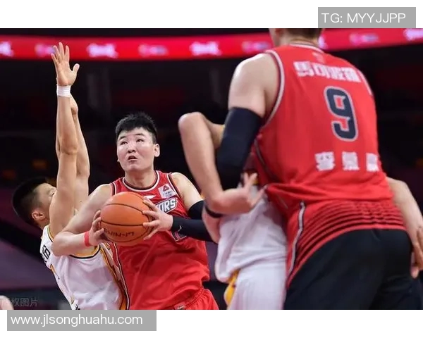 武汉篮球队与深圳篮球队赛后复盘分析球员个人能力的对比与启示